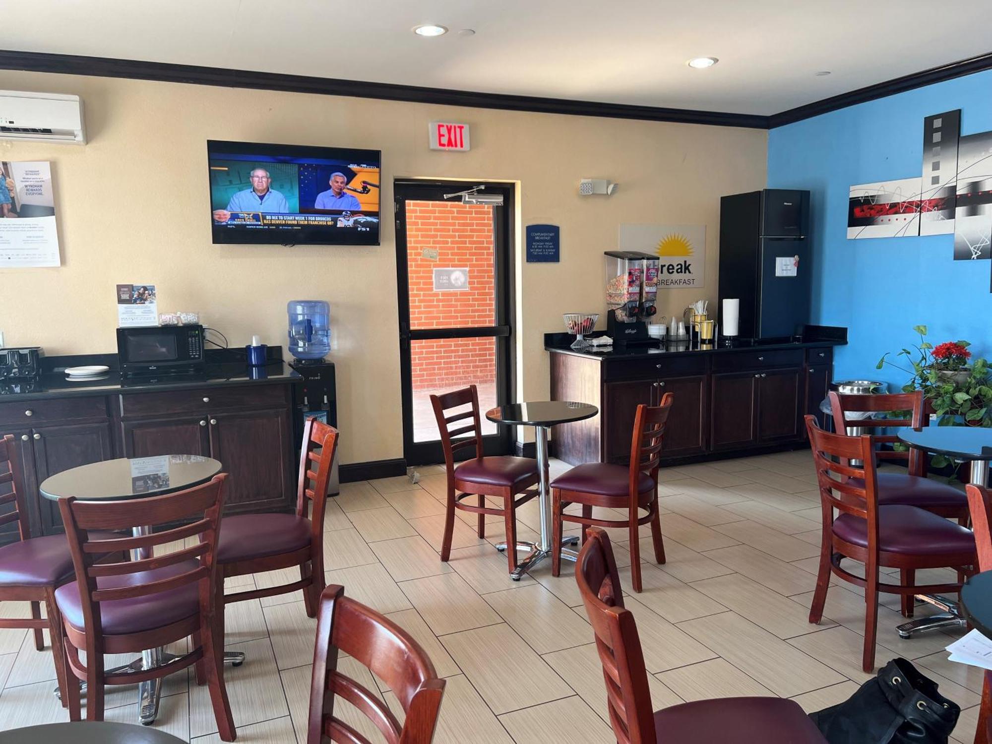 Days Inn By Wyndham Alva Extérieur photo