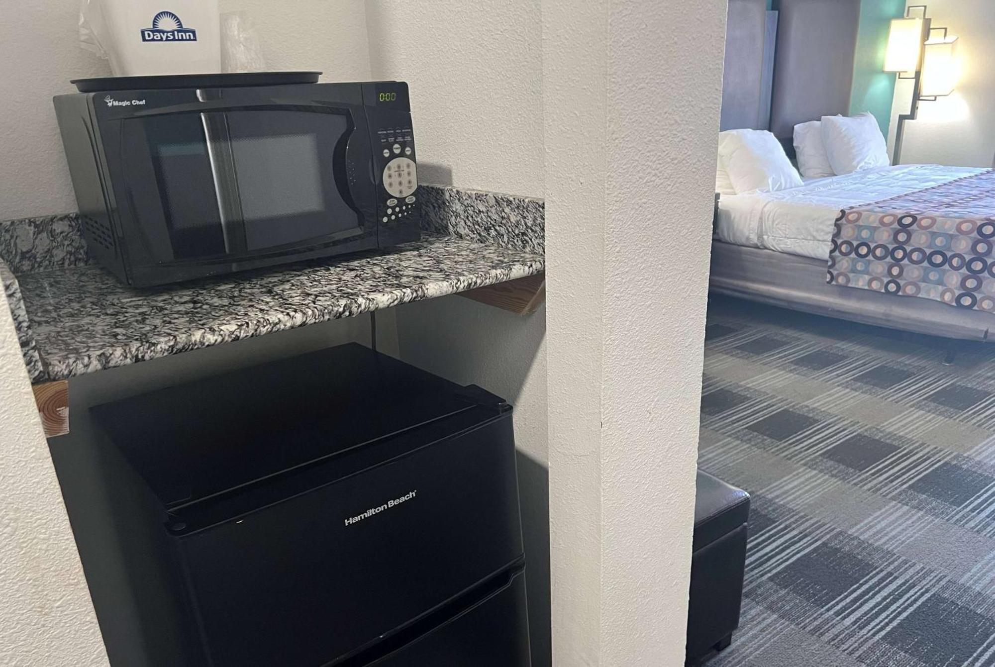 Days Inn By Wyndham Alva Extérieur photo