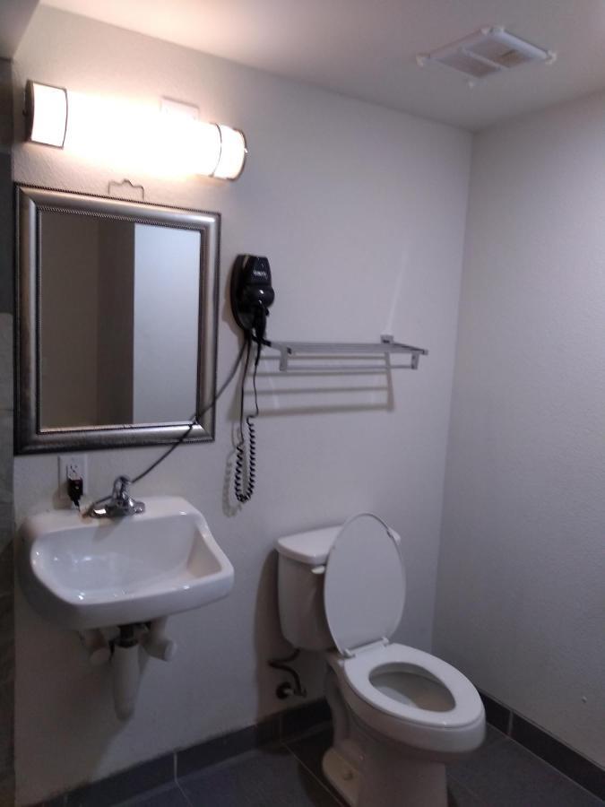 Days Inn By Wyndham Alva Extérieur photo